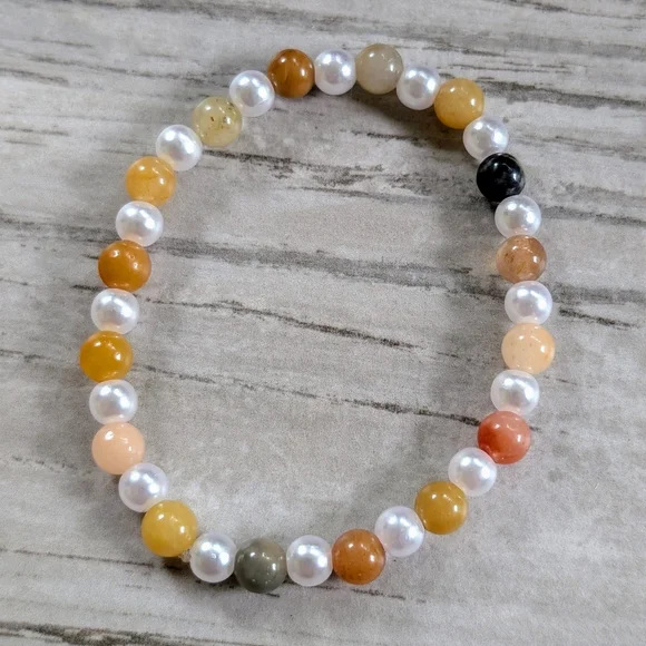 Elegant Faux Pearl and Gemstone Bracelet - Picture 3 of 4